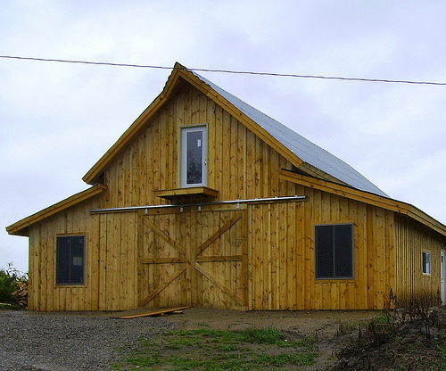 dahkero: Post and beam wood shed