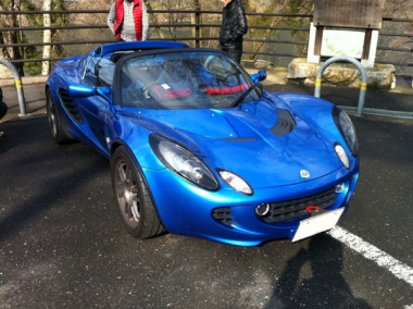 茶屋で別の初期型と遭遇しました