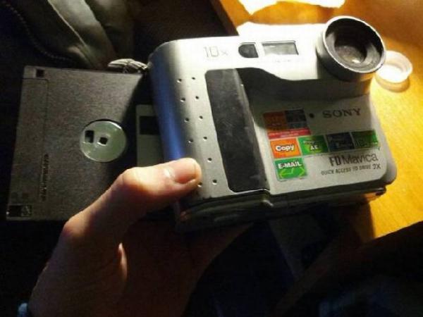 sony_digital_mavica_02.jpg