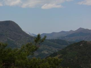 上州三峰山と谷川方向_x
