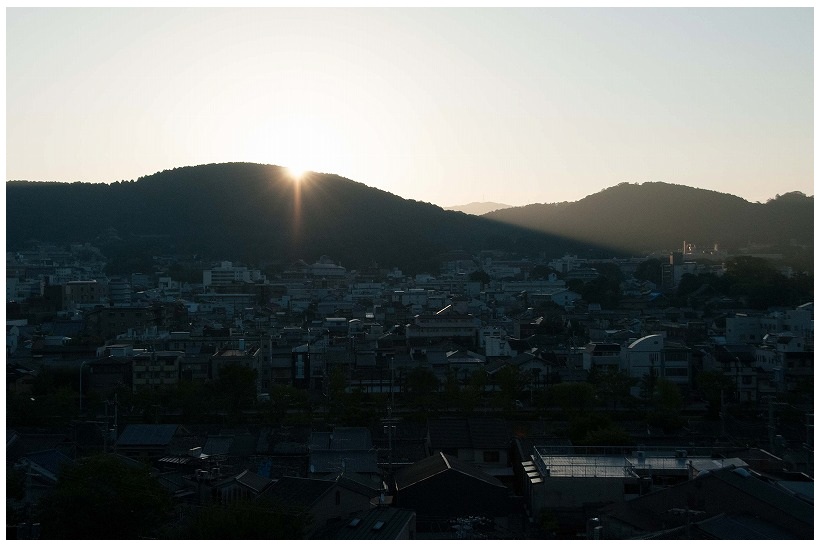 京都の朝日
