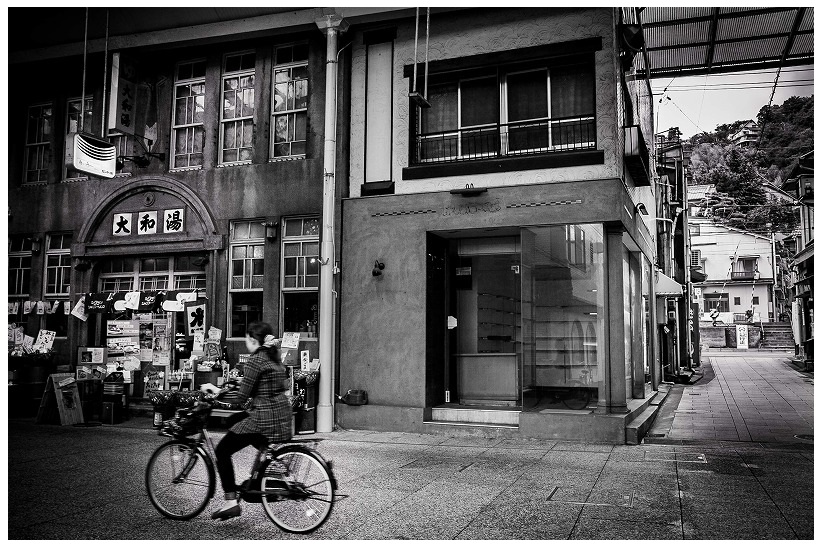 本通り商店街路地
