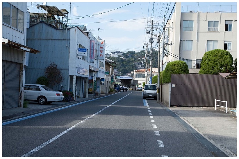 向島運航乗り場前の通り