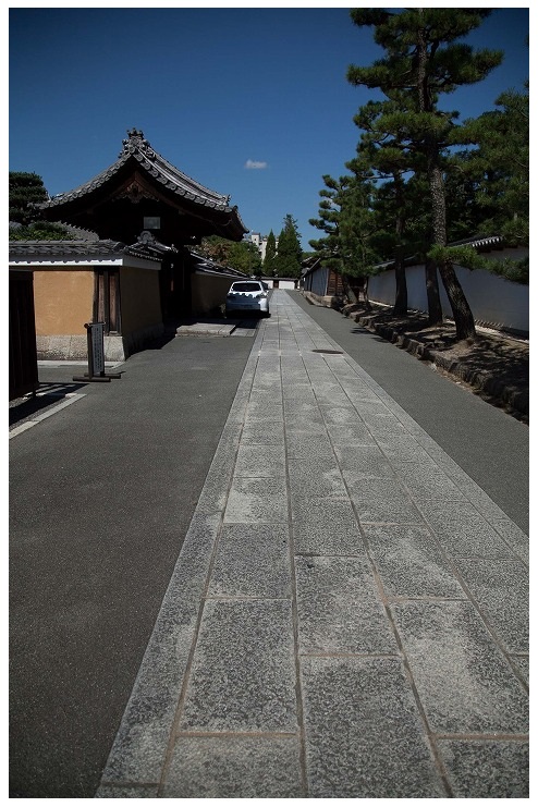 相国寺裏参道大光明寺前