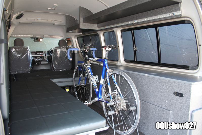 200系ハイエース 特装車 バイクも積めるキャンピングカー 鹿児島のオーナー様へ納車!