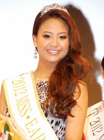 2012_06_24_missearth_002.jpg