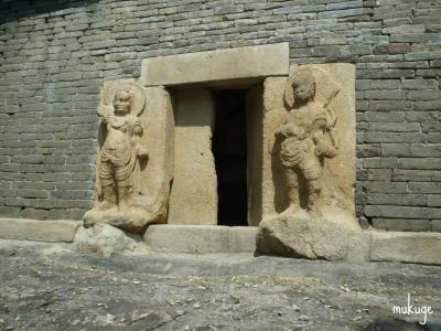 芬皇寺 塔 西扉