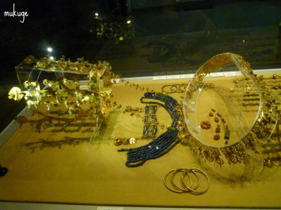 金冠塚木棺出土品1