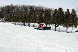 圧雪車も仕事収め20130406