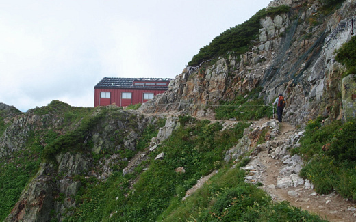 唐松岳頂上山荘