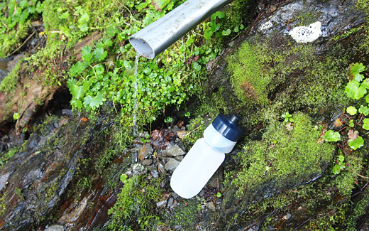 躊躇する水でも飲める