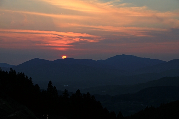 泉谷夕日