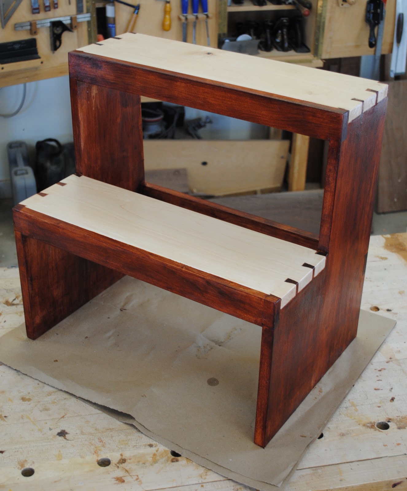 Minanda: Woodworking plans for a step stool
