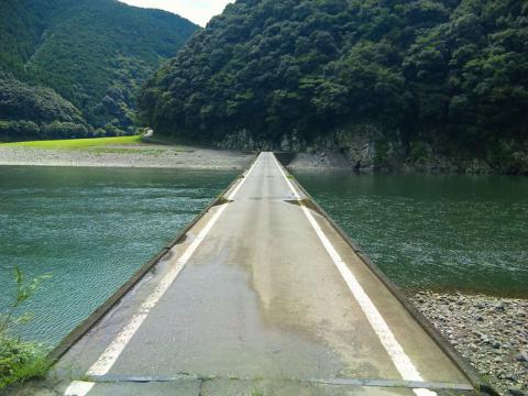 岩間の沈下橋 (6)