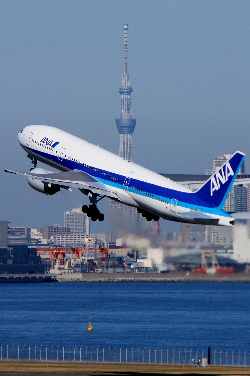 東京国際空港 Hnd 大空を舞う機影を追う