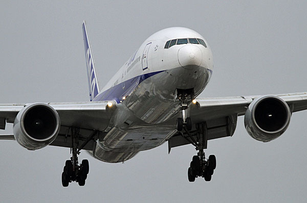 ANA B777-200 JA705A