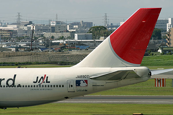 JAL B747-400D JA8907