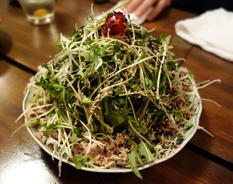 地鶏と水菜のサラダ820円