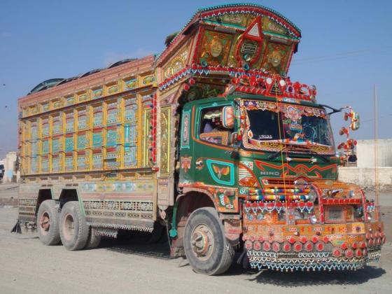Pakistani_truck.jpg