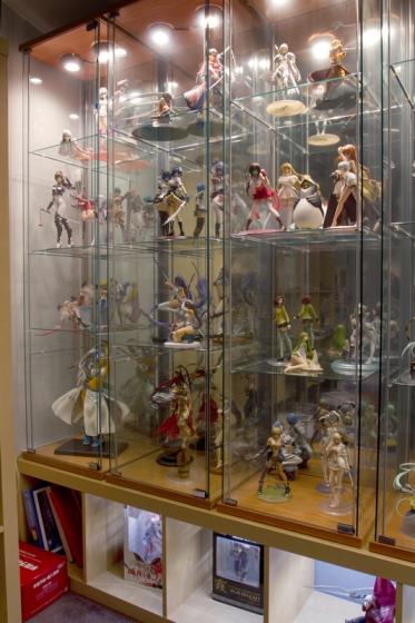 フィギュア棚2