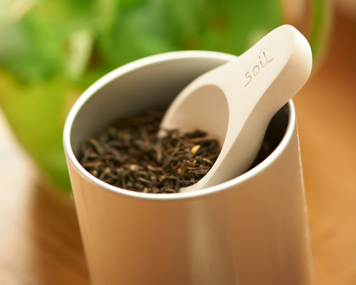お茶の美味しさをキープするスプーン「soil茶さじ」