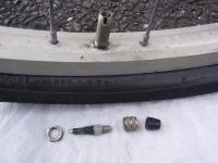 20121128_bicycle_tire_tube_replacement_05.jpg