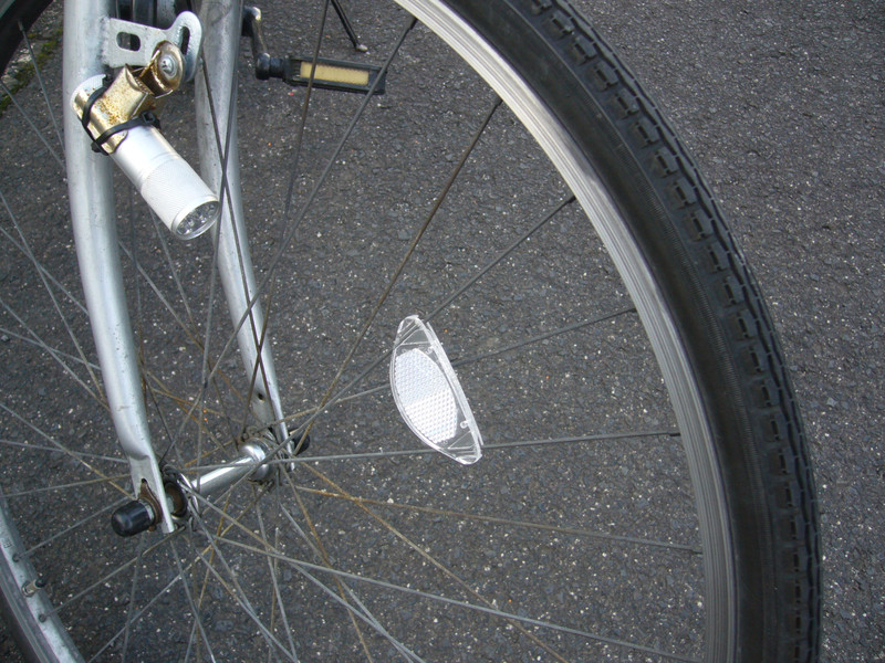 ダイソーの自転車スポーク用反射板 リフレクター を装着 気まぐれソラリスの自転車弄り日記