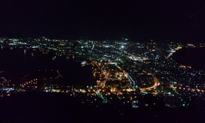 函館山からの夜景に息を呑みました