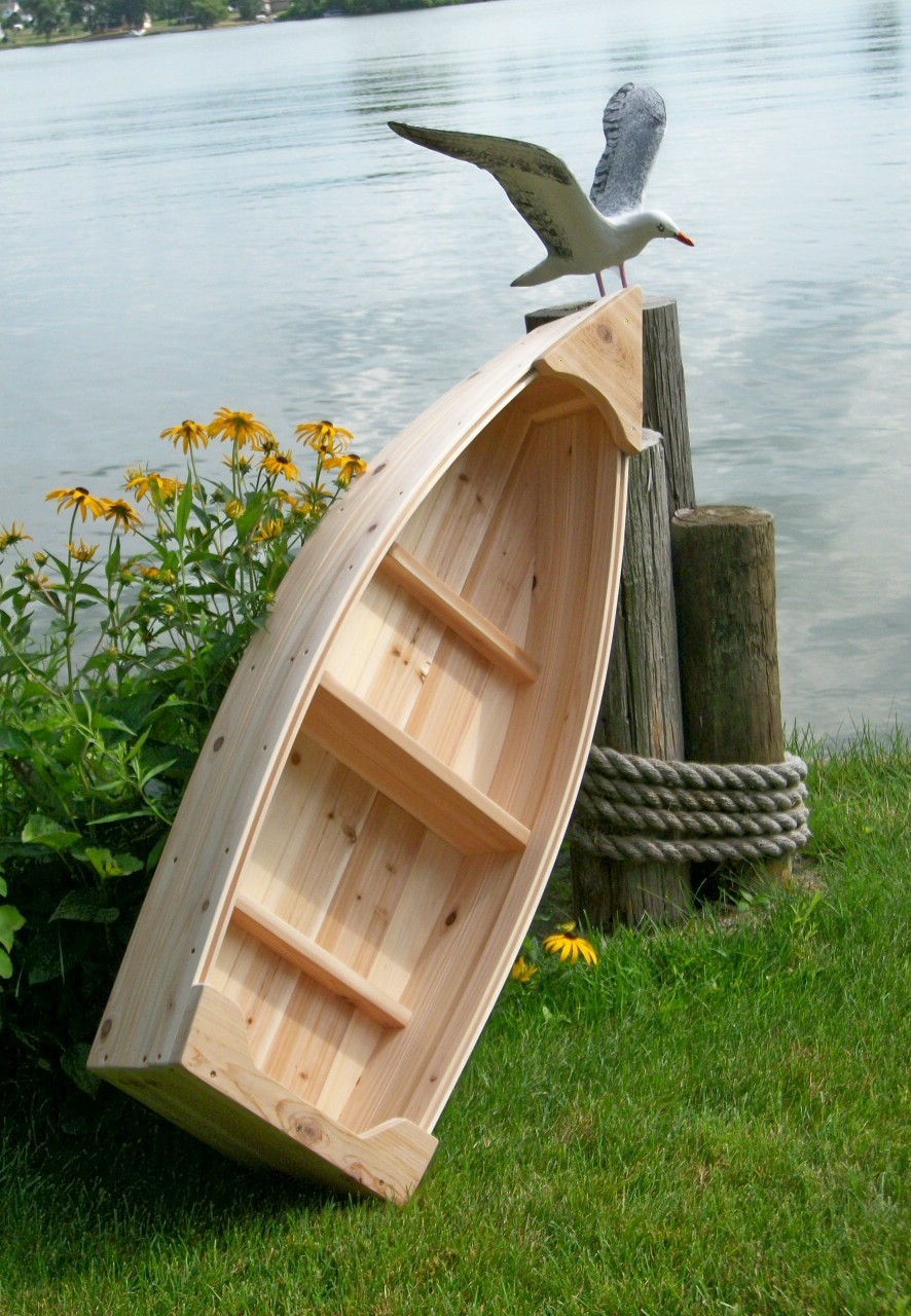 Wooden Boat Planters How To and DIY Building Plans 