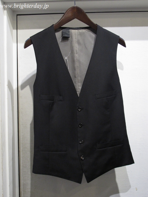 hoolywoodvest.jpg