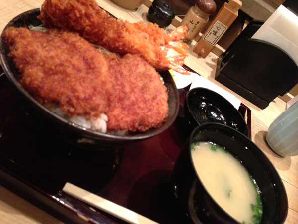 吉祥寺タレカツの合い盛り丼大盛り