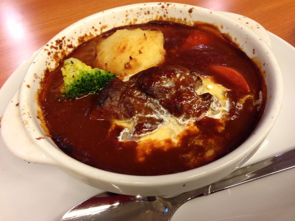 ステーキハウスKAZUのビーフシチューセット