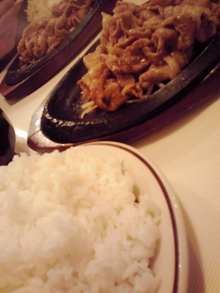 ランチハウスのポーク鉄板焼き定食