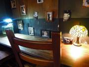 猫カフェ:寧估庵(ねいこあん) 写真とミニカウンター。 photo:2012.03.24 猫カフェ:寧估庵(ねいこあん) 写真とミニカウンター。 photo:2012.03.24