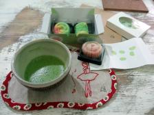 茶遊サロンロゴ市原さん菓子木型で豆花さん和三盆体験