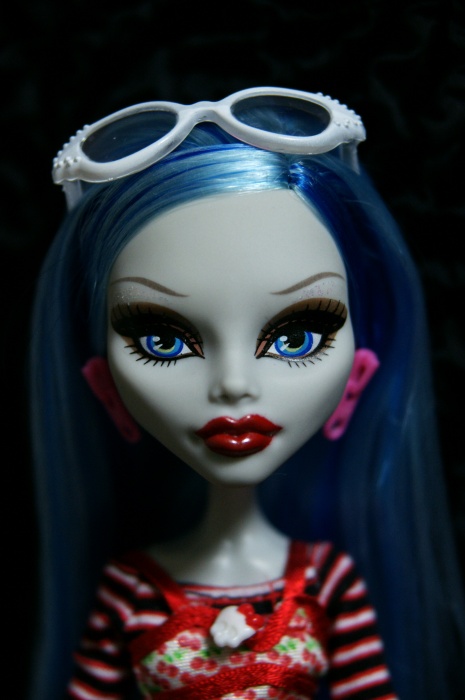 Monster High Dolls Ghoulia Yelps