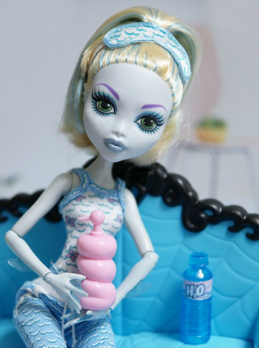 Monster High Dead Tired Lagoona Blue