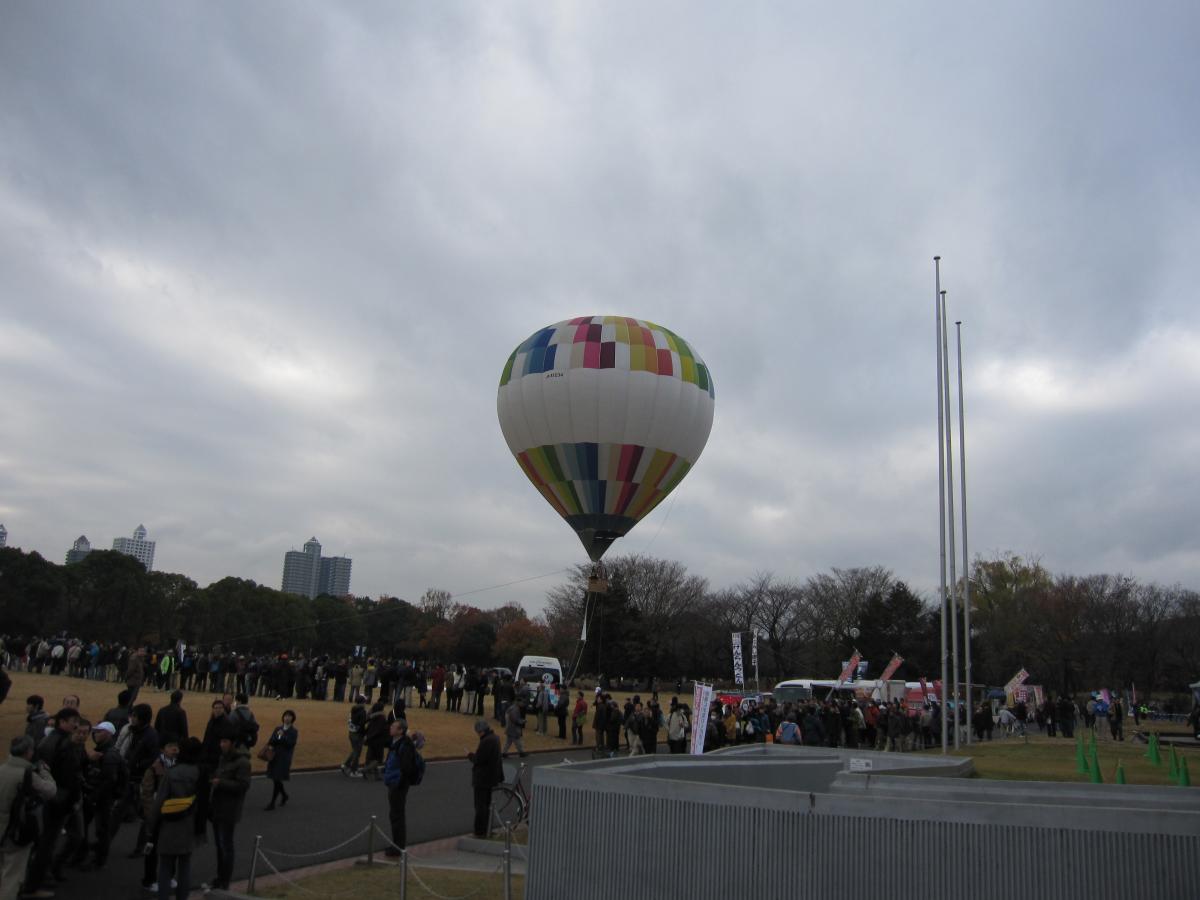 所沢航空発祥記念館で朝早くから気球のサービス