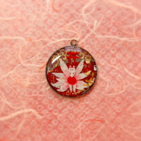 kyu-bi-pendant2.jpg