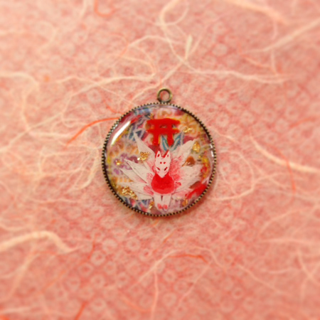 kyu-bi-pendant3.jpg