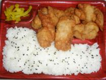 ファミマの唐揚げ弁当
