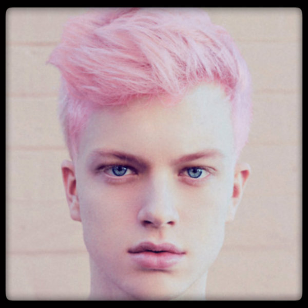 元のメンズ ピンク 髪の毛 無料のヘアスタイル画像