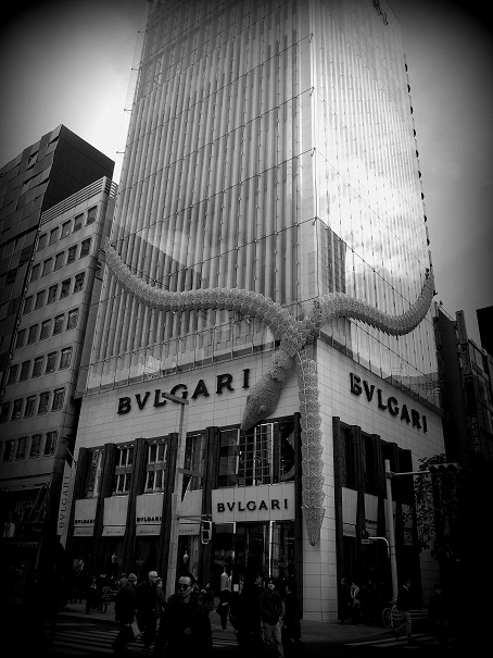 bulgari_tower_bw.jpg