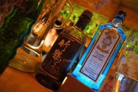飲む
