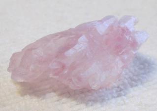 ローズクォーツ結晶