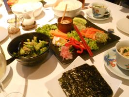 Temaki-zushi dinner