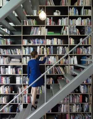 階段書庫2