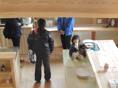 失礼ー食べさせて