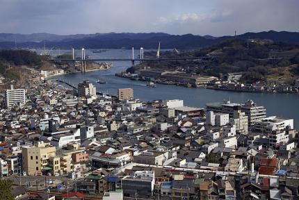 800px-Onomichi_Channel03s3200.jpg