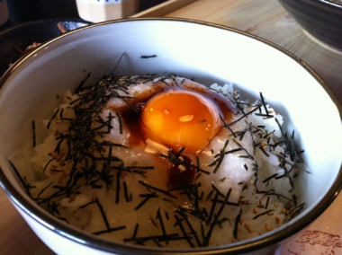 とろろご飯も美味そうです